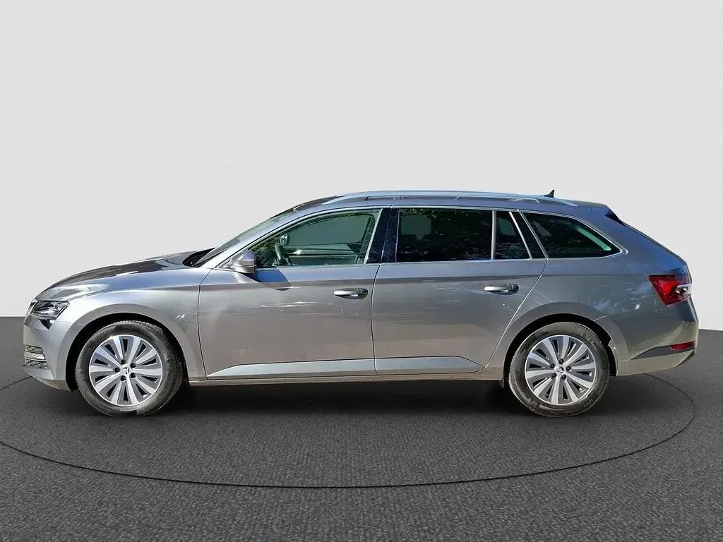 Gebraucht Skoda Superb Style 150 PS (110 kW) 2023 Grau Kombi