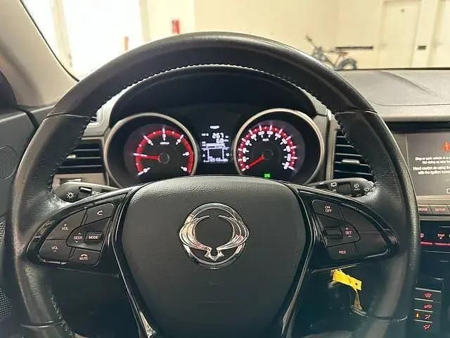 Gebraucht SsangYong XLV Quartz 116 PS (85 kW) 2017 Weiß SUV