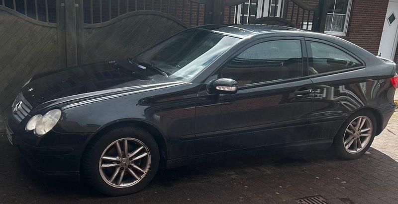 Gebraucht Mercedes 200 163 PS (119 kW) 2003 Schwarz Coupé