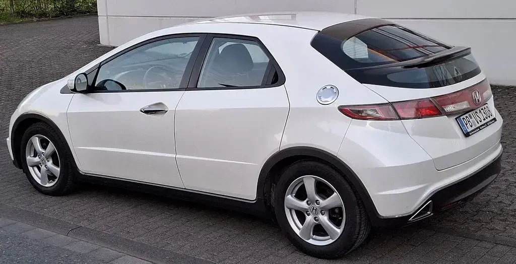 Gebraucht Honda Civic Comfort 99 PS (72 kW) 2011 Weiß Limousine