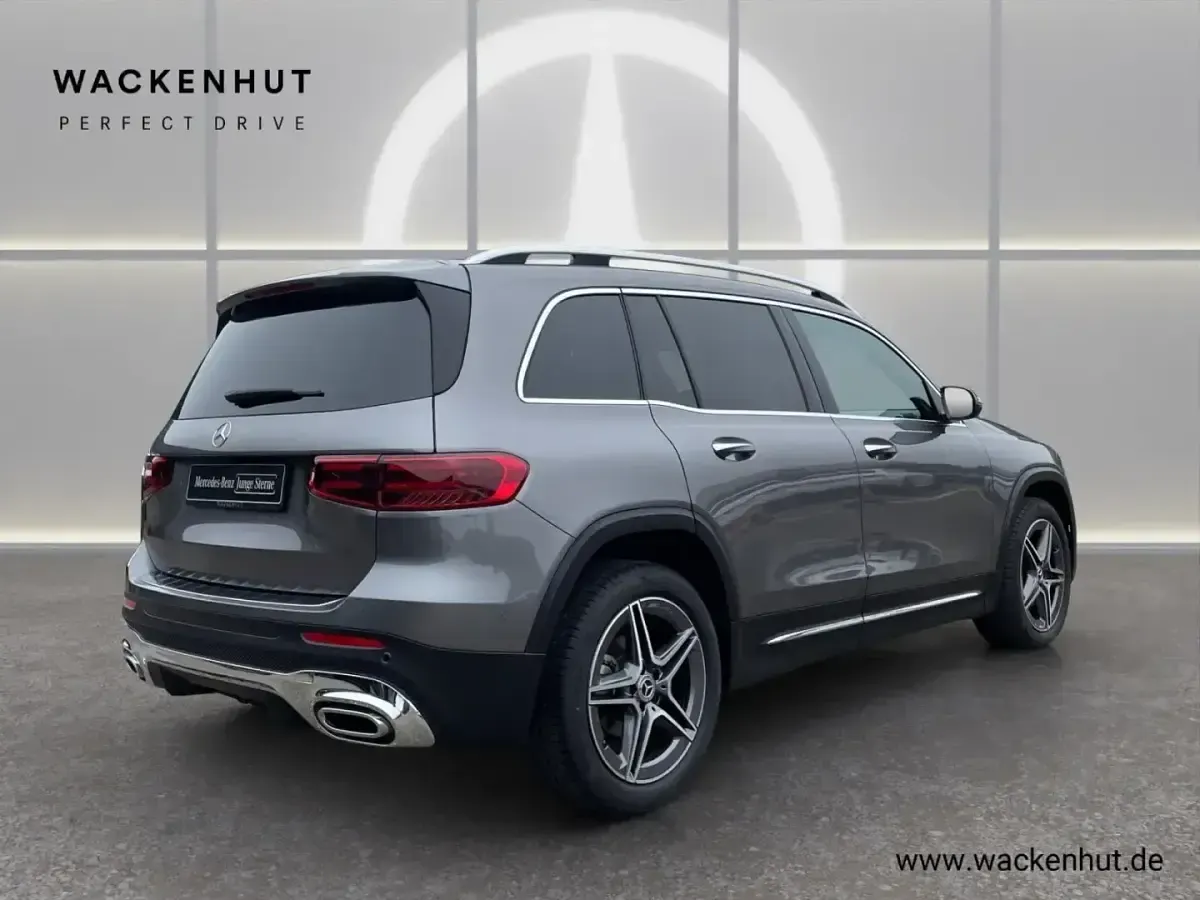 Gebraucht Mercedes GLB200 AMG 163 PS (119 kW) 2024 Grau SUV