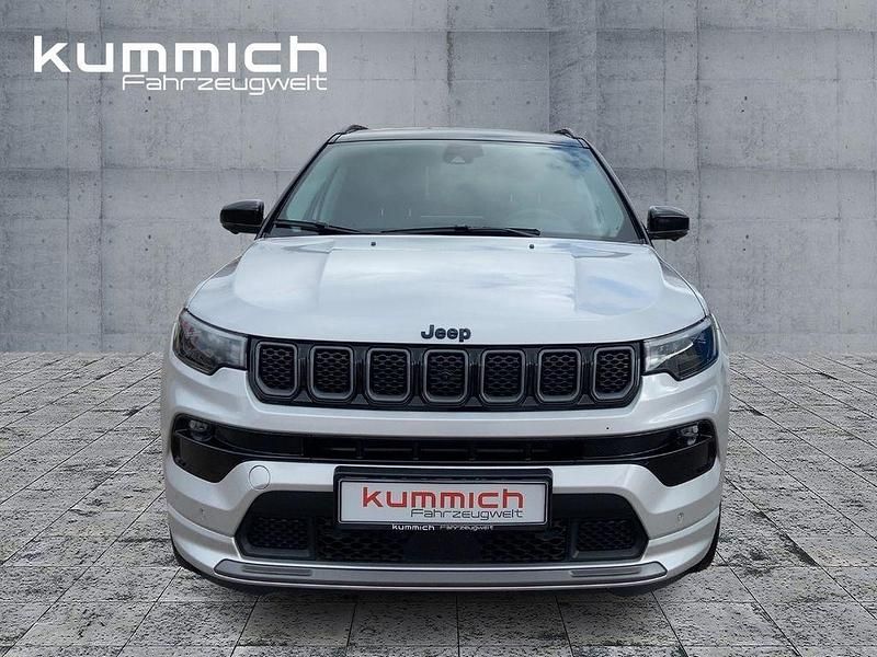 Second-hand Jeep Compass 179 CP (131 kW) 2022 Negru SUV