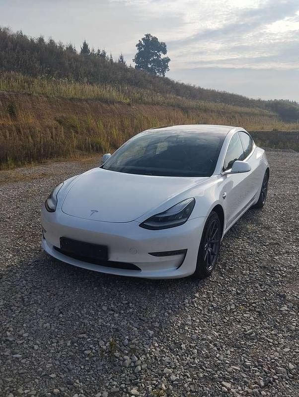 Weiß Gebraucht 2019 Tesla Model 3 Performance Limousine | 25.200 € (Fairer Preis) - Bild 1/4