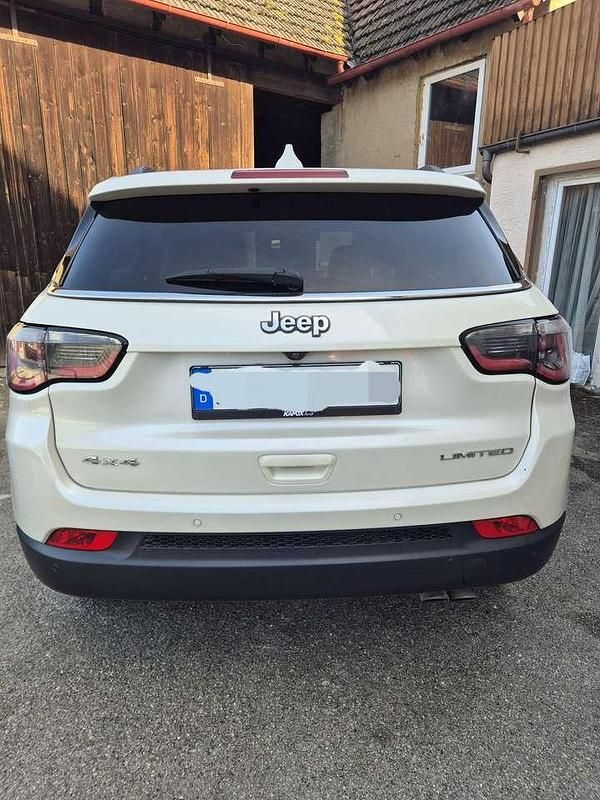 Gebraucht Jeep Compass Limited 170 PS (125 kW) 2018 Weiß SUV