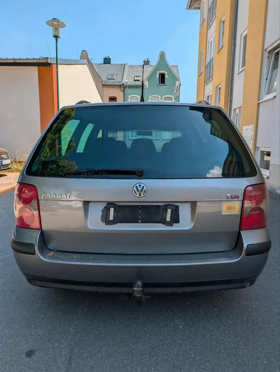 Gebraucht VW Passat 130 PS (95 kW) 2003 Silber Kombi