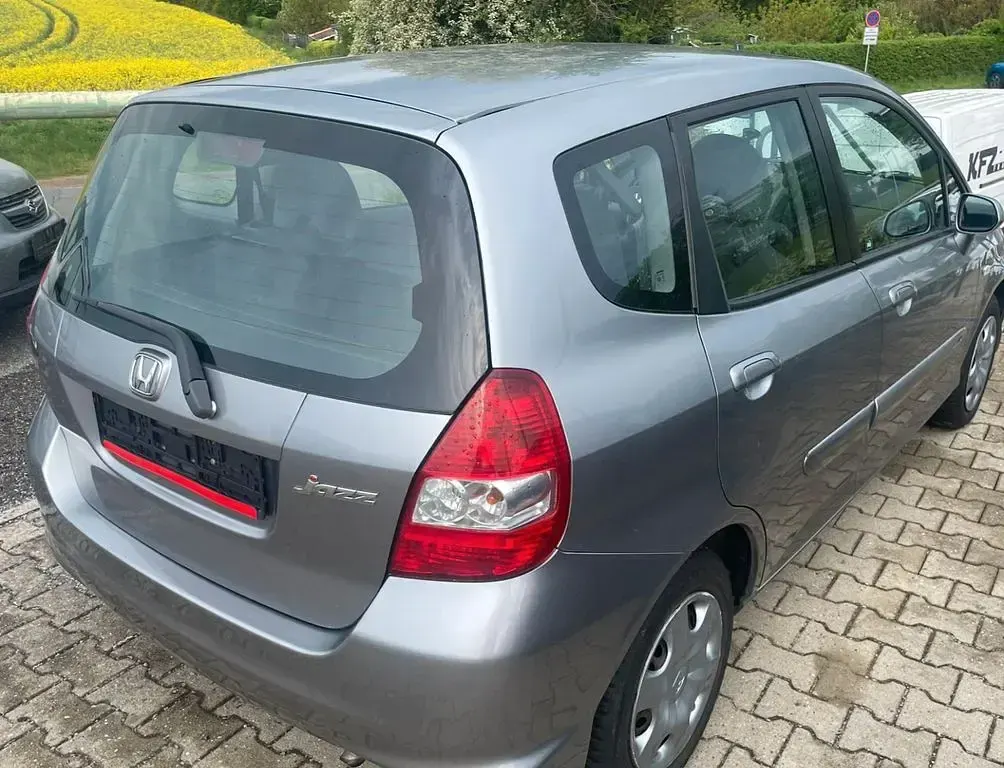 Usata Honda Jazz 77 CV (56 kW) 2005 Grigio Utilitaria