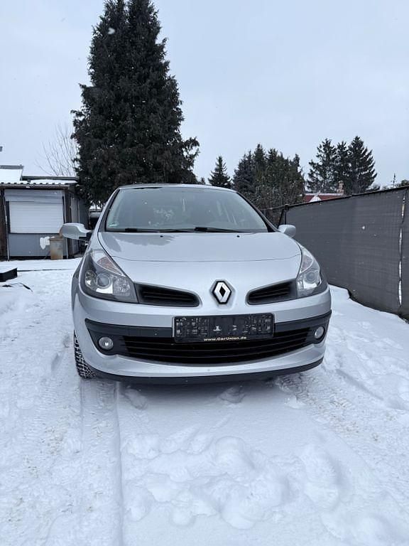 Grau Gebraucht 2008 Renault Clio II Limousine | 2.899 € (Fairer Preis) - Bild 1/4