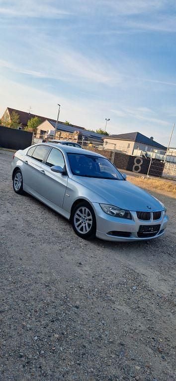 Silber Gebraucht 2007 BMW 325 Limousine | 4.999 € (Guter Preis) - Bild 1/4