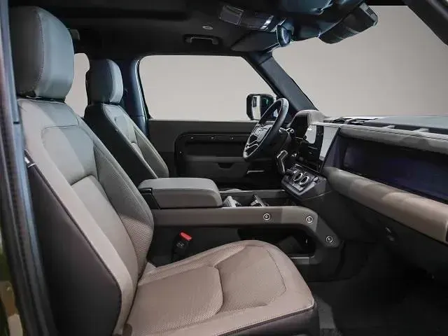 Neu Land Rover Defender SE Dynamic 249 PS (183 kW) 2026 Manufacturer SUV