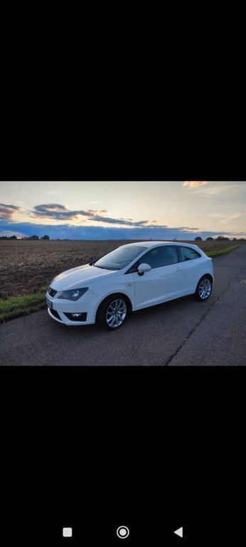 Weiß Gebraucht 2012 Seat Ibiza SC Kleinwagen | 4.600 € (Fairer Preis) - Bild 1/4