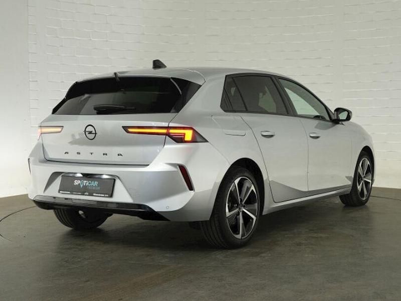 Gebraucht Opel Astra 131 PS (96 kW) 2024 Silber Limousine