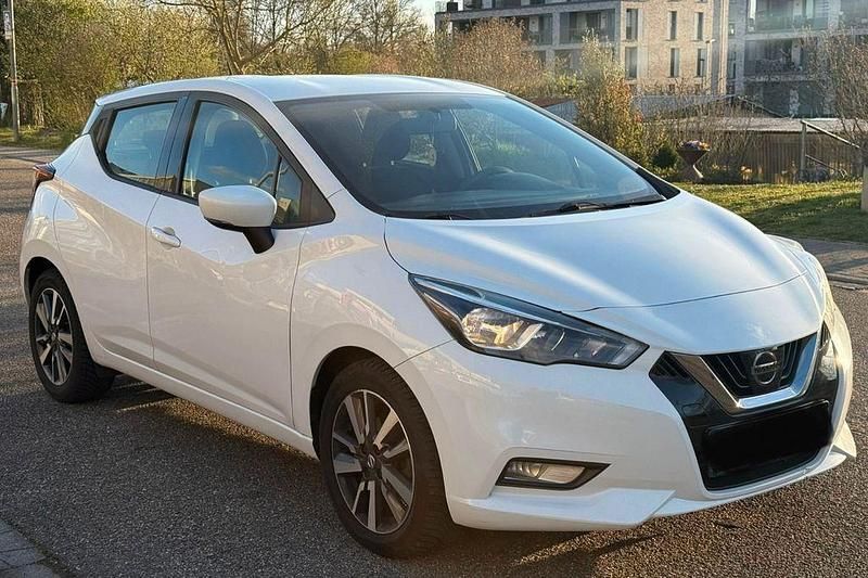 Gebraucht Nissan Micra Acenta 71 PS (52 kW) 2018 Weiß Kleinwagen