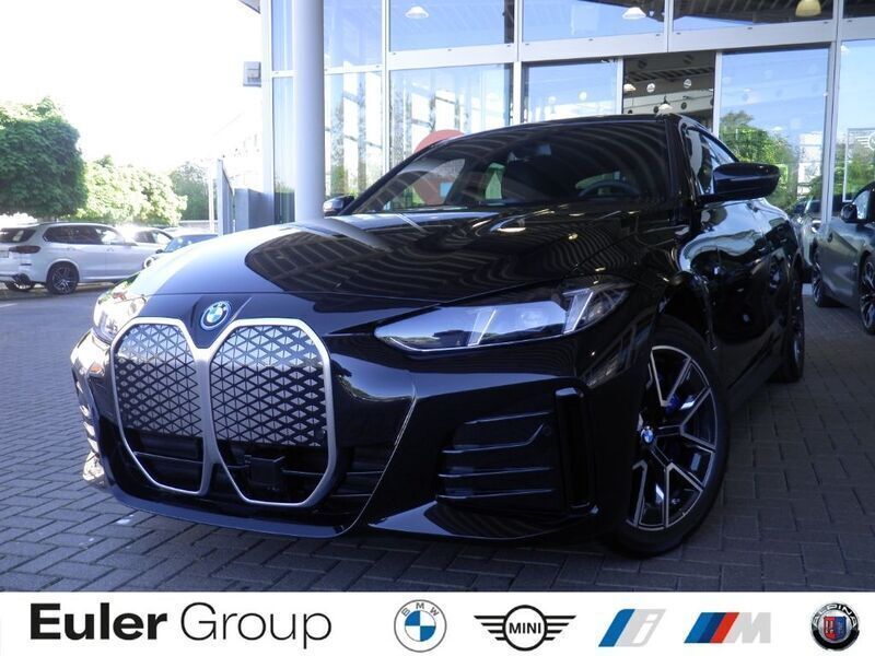 Black sapphire metallic Gebraucht 2025 BMW i4 Performance Limousine | 63.299 € - Bild 1/3
