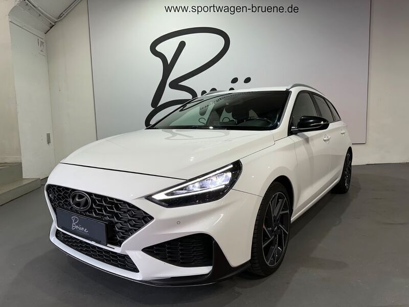 Weiß Gebraucht 2021 Hyundai i30 N Line Limousine | 16.800 € (Fairer Preis) - Bild 1/4