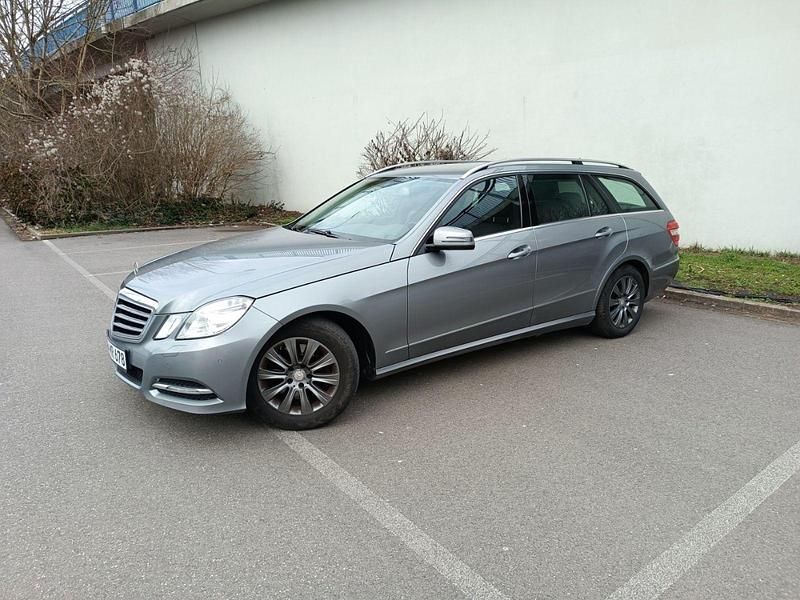 Gebraucht Mercedes E300 Avantgarde 231 PS (169 kW) 2013 Grau Kombi