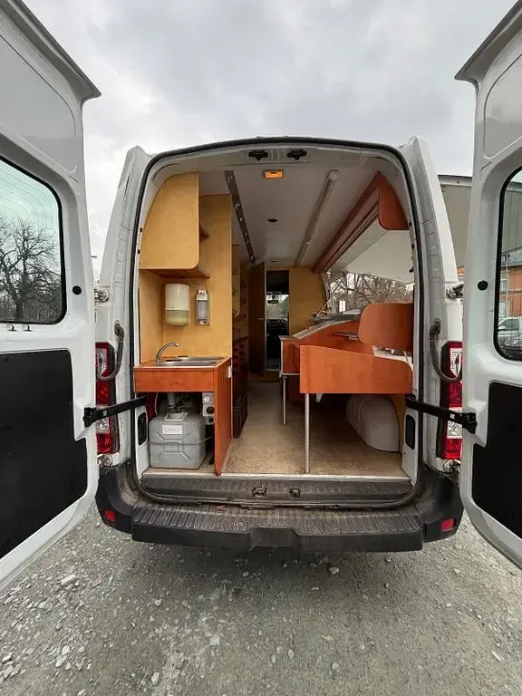 Usata Renault Master 101 CV (74 kW) 2010 Berlina