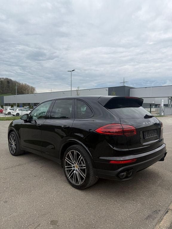 Second-hand Porsche Cayenne Platinum Edition 262 CP (192 kW) 2017 Negru SUV