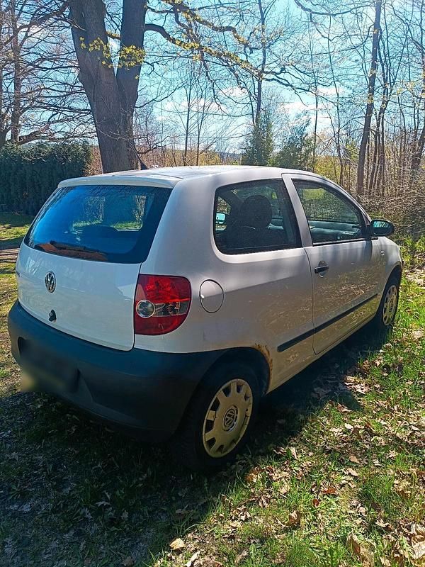 Gebraucht VW Fox 54 PS (39 kW) 2010 Weiß Kleinwagen