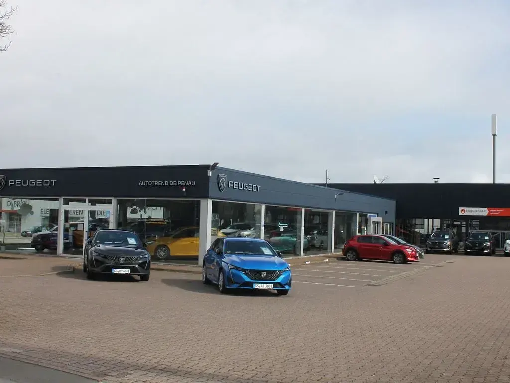 Neu Peugeot e-2008 GTi 114 kW (156 PS) 2026 Rot SUV