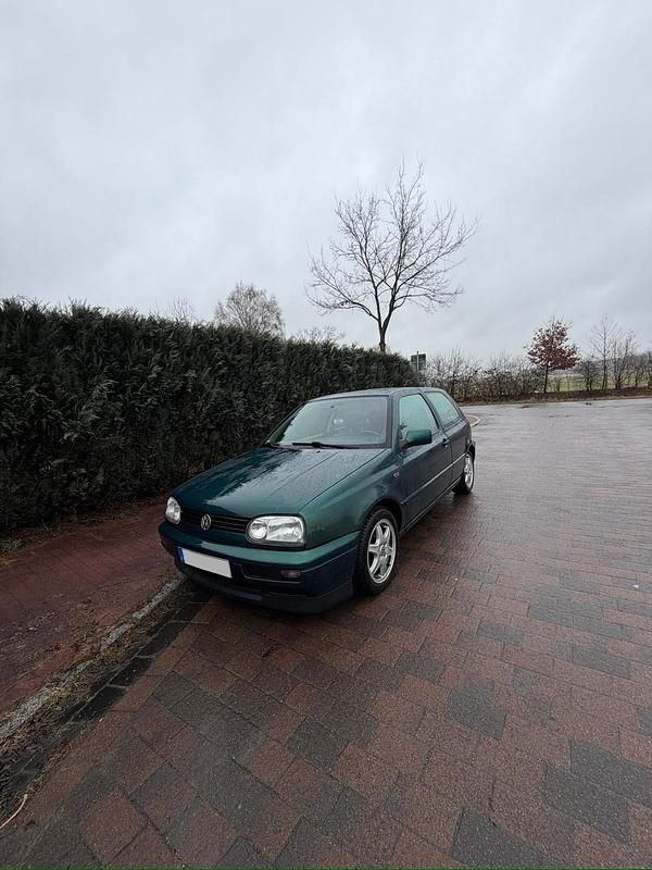 Gebraucht VW Golf III 90 PS (66 kW) 1996 Grün Kleinwagen