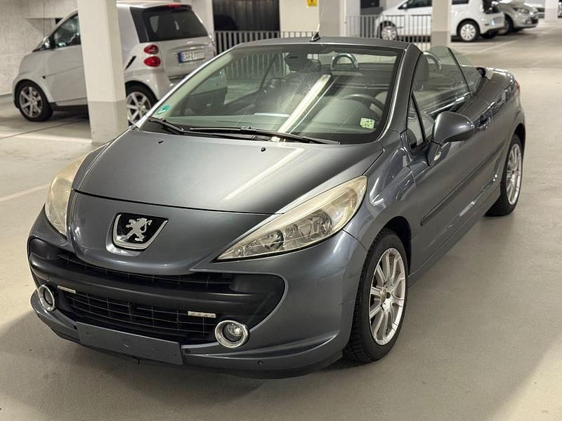 Grau Gebraucht 2007 Peugeot 207 CC Filou Cabrio | 2.500 € (Fairer Preis) - Bild 1/4