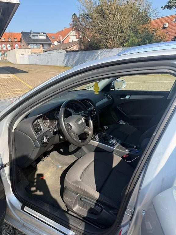 Gebraucht Audi A4 Attraction 150 PS (110 kW) 2013 Silber Kombi