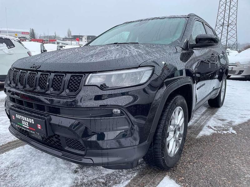 Solid black Gebraucht 2023 Jeep Compass Night Eagle SUV | 28.900 € (Etwas zu teuer) - Bild 1/4