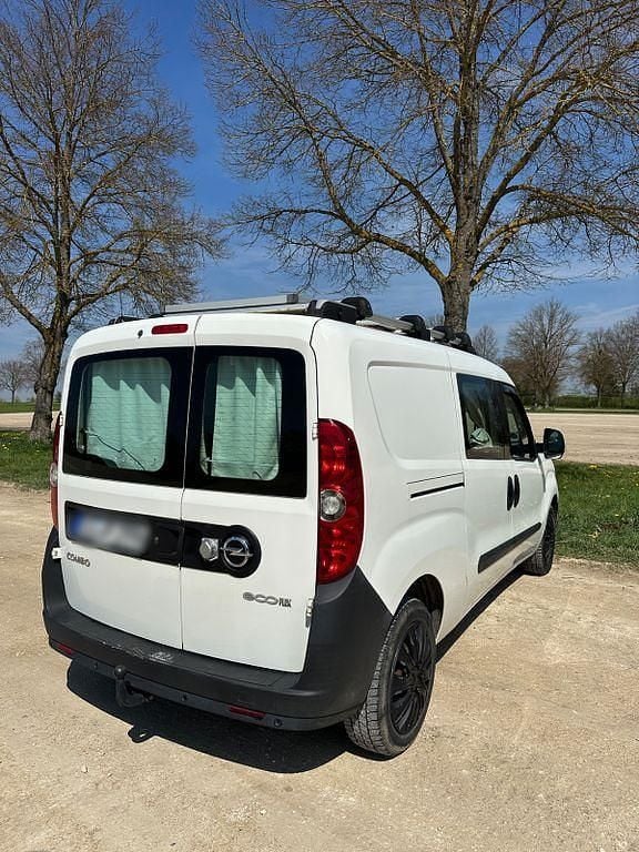 Second-hand Opel Combo 90 CP (66 kW) 2014 Alb Monovolum