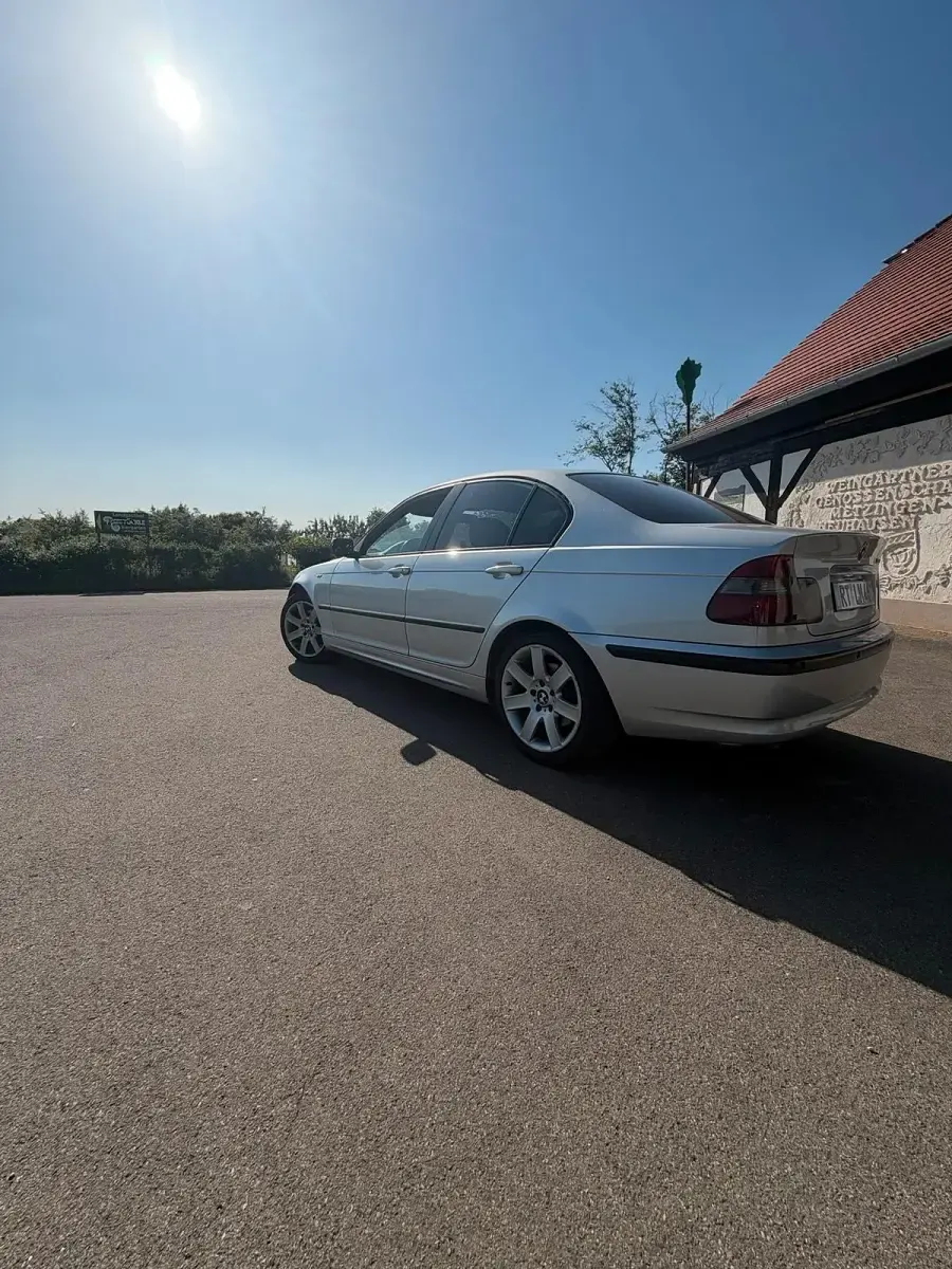Gebraucht BMW 320 Basis 150 PS (110 kW) 2004 Silber Limousine