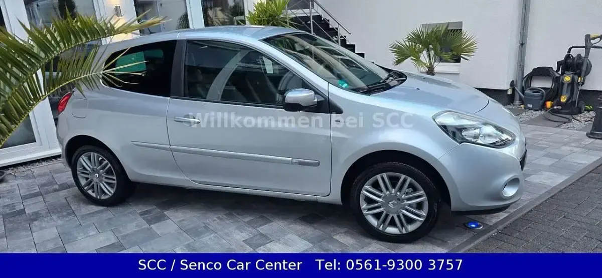 Gebraucht Renault Clio III Night&Day 75 PS (55 kW) 2012 Platingrau Kleinwagen