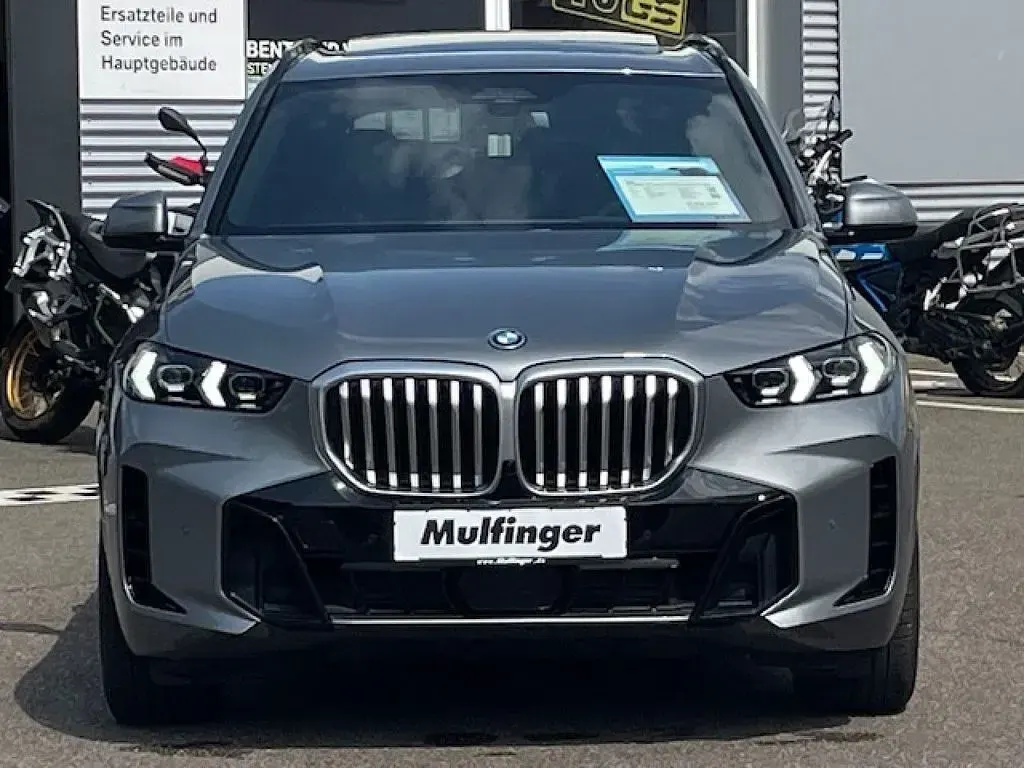 Gebraucht BMW X5 M Sport 489 PS (359 kW) 2025 Grau SUV