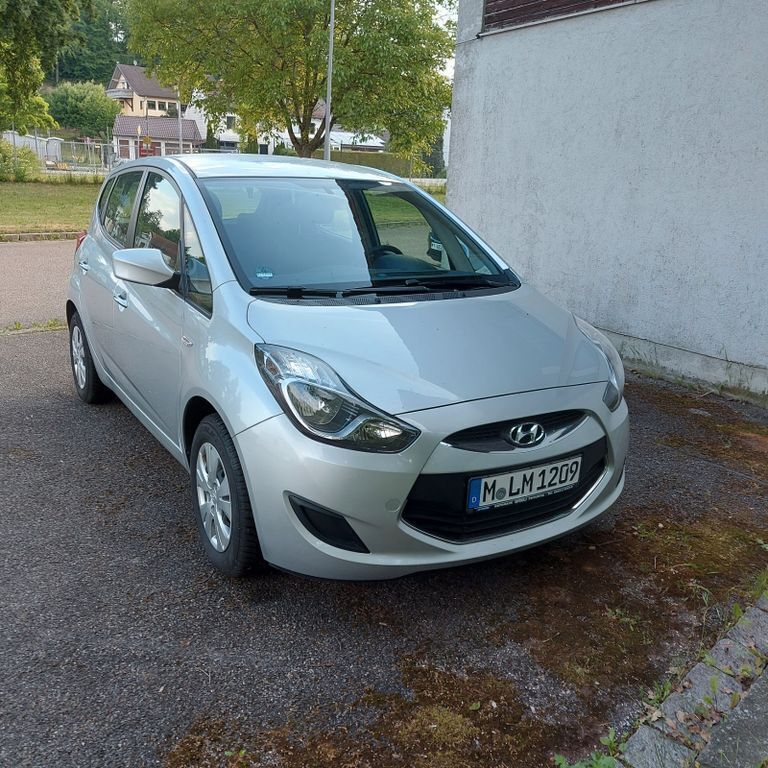 Silber Gebraucht 2014 Hyundai ix20 Edition Van / Kleinbus | 8.500 € (Fairer Preis) - Bild 1/4