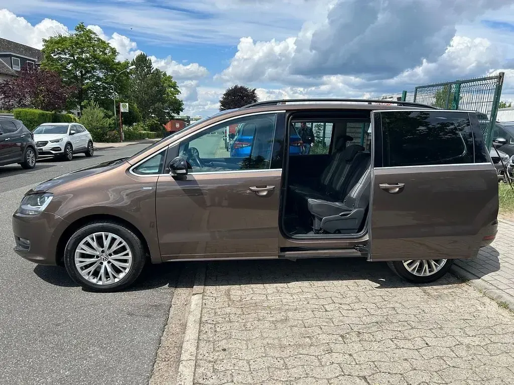 Gebraucht VW Sharan Match 140 PS (102 kW) 2012 Braun Van / Kleinbus