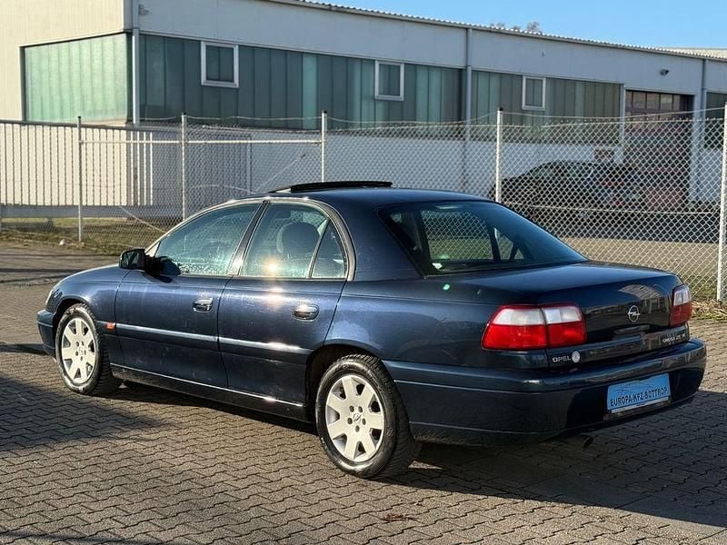 Gebraucht Opel Omega 170 PS (125 kW) 2000 Blau Limousine