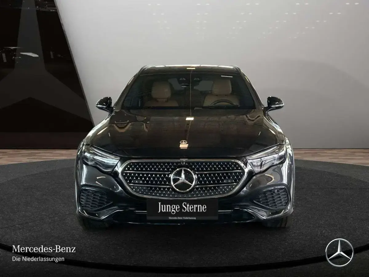 Gebraucht Mercedes E300 AMG 197 PS (144 kW) 2025 Grau Limousine