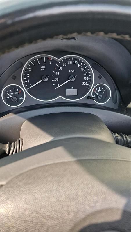 Blau Gebraucht 2005 Opel Tigra Cabrio | 1.050 € (Guter Preis) - Bild 1/4