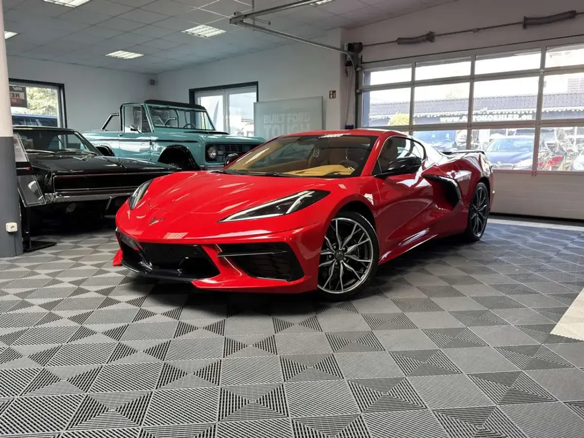 Neu Corvette C8 481 PS (353 kW) 2025 Rot Coupé