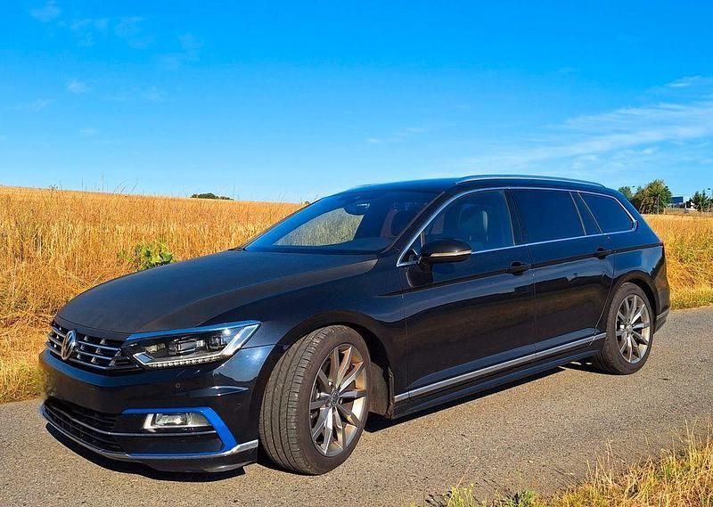 Schwarz Gebraucht 2016 VW Passat Kombi | 12.990 € (Fairer Preis) - Bild 1/4