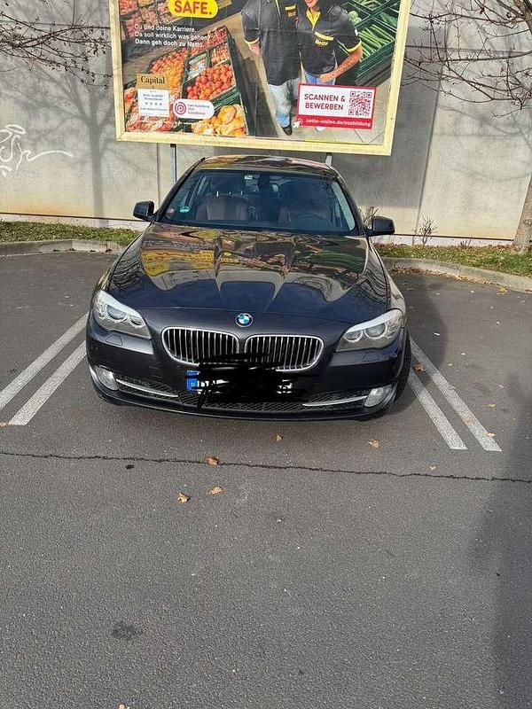 Grau Gebraucht 2011 BMW 520 Limousine | 10.259 € (Guter Preis) - Bild 1/4