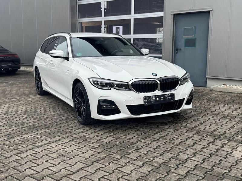 Gebraucht BMW 330e M Sport 184 PS (135 kW) 2020 Weiß Kombi