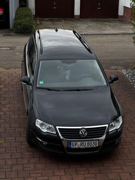 Blau Gebraucht 2009 VW Passat Comfortline Kombi | 1.800 € (Superpreis) - Bild 1/4