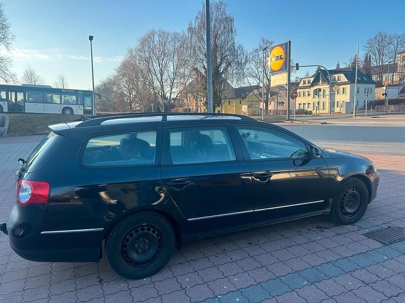 Gebraucht VW Passat 105 PS (77 kW) 2007 Schwarz Kombi