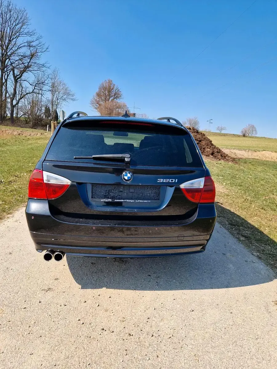 Używany BMW 320 150 KM (110 kW) 2006 Czarny Kombi