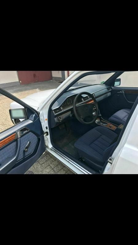 Gebraucht Mercedes E280 197 PS (144 kW) 1993 Weiß Limousine