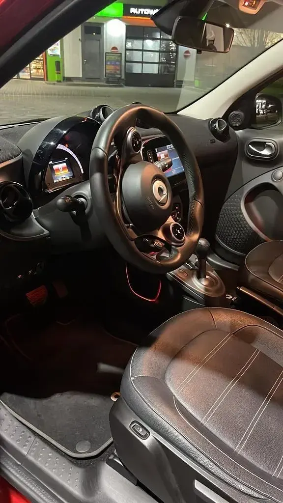 Second-hand Smart ForFour Prime 90 CP (66 kW) 2017 Roșu Hatchback
