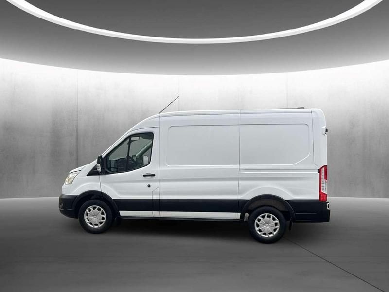 Gebraucht Ford Transit Trend 131 PS (96 kW) 2022 Frostweiß Van / Kleinbus