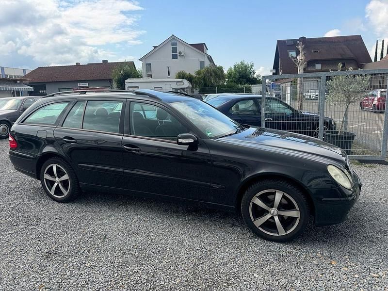 Gebraucht Mercedes E270 Classic 177 PS (130 kW) 2003 Schwarz Kombi