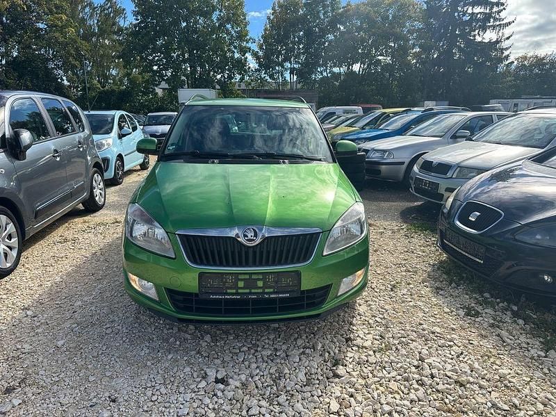 Grün Gebraucht 2013 Skoda Fabia Ambition Kombi | 1.999 € (Guter Preis) - Bild 1/4