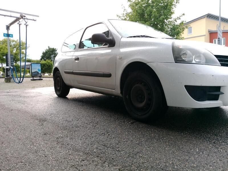 Weiß Gebraucht 2007 Renault Clio II Campus Kleinwagen | 1.149 € (Fairer Preis) - Bild 1/4