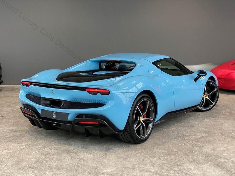 Gebraucht Ferrari 296 829 PS (609 kW) 2024 Blau